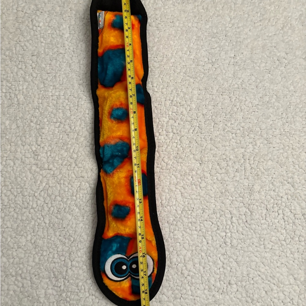 BRAND NEW DOG TOYS. Three Assorted Squeaky Toys. All Different. - Picture 8 of 12